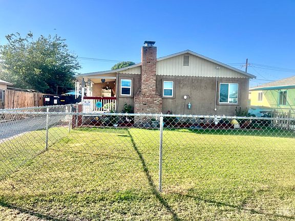 2nd image of 1117 Castaic Ave