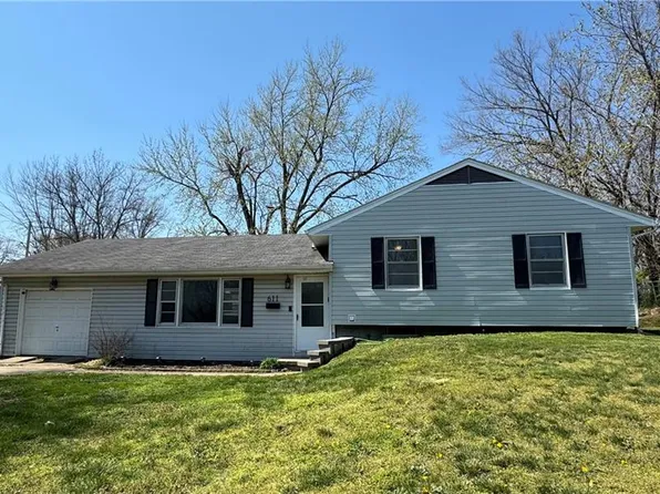 611 S Washington Ave, Knob Noster, MO 65336