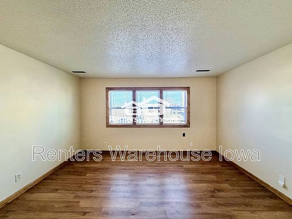 5th image of 303 S Madison St #6