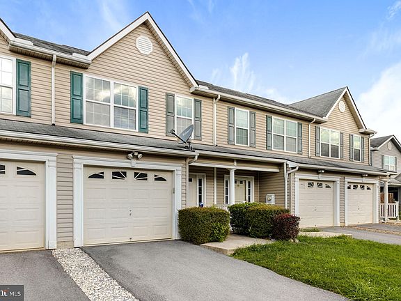 4th image of 44 McGlynn Ln