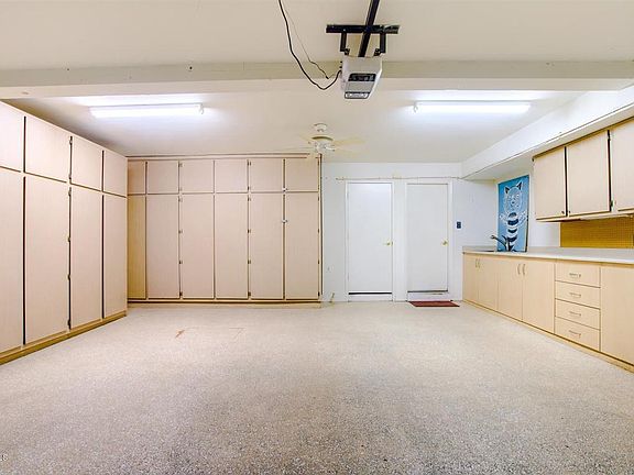 5th image of 77 E Missouri Ave Unit 39