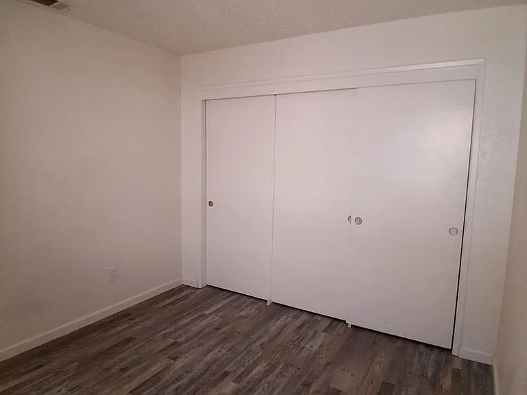 2068 W Magill Ave — Photo 6