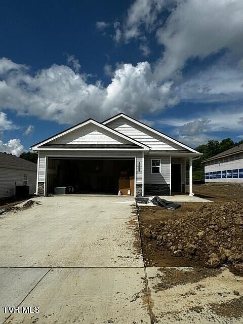 1st image of 1107 Clearwater Ln