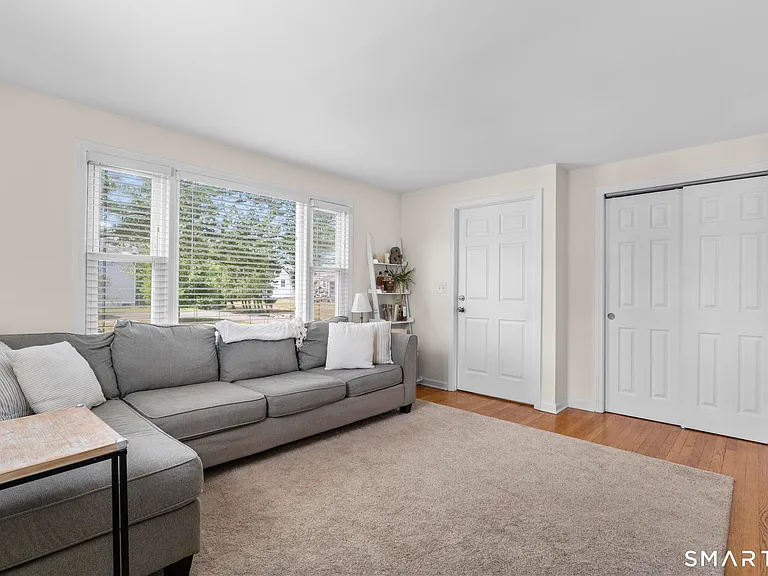 216 Country Rd — Photo 3