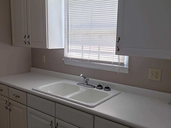 4th image of 35 Fishermans Ln