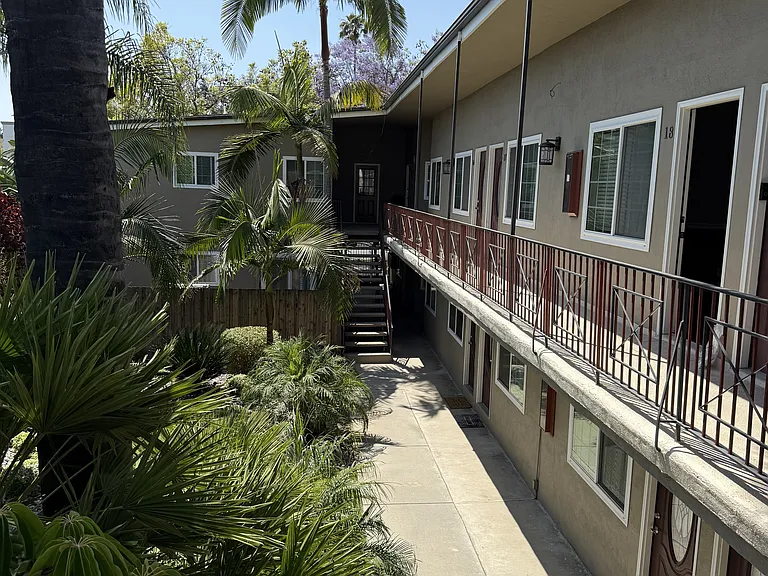 276 S Sierra Madre Blvd #2 — Photo 20