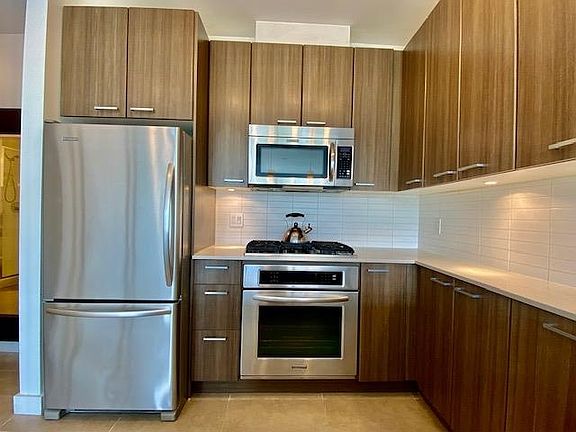 4th image of 2955 Atlantic Ave #2701