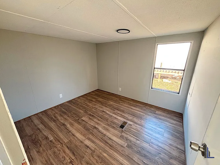105 Cypress St — Photo 8