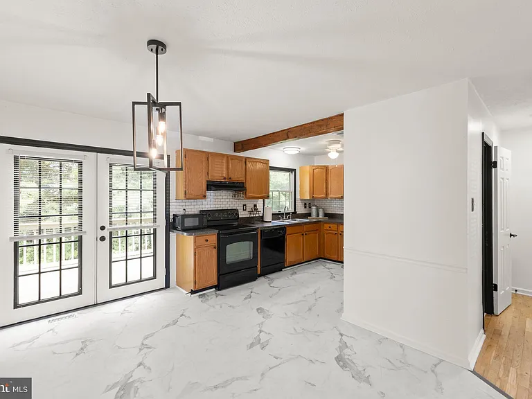 501 Tudor Dr — Photo 8