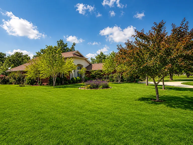 13600 Lake Shore Dr — Photo 23