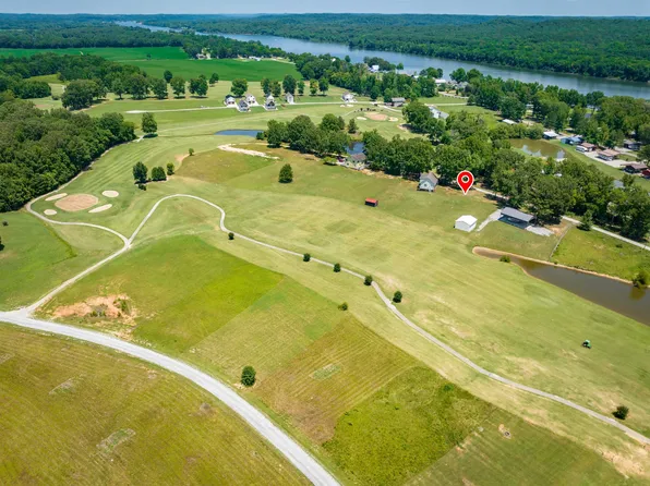 7 Golf Course Ln, Decaturville, TN 38329
