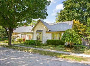 410 W Poplar St, Zionsville, IN 46077