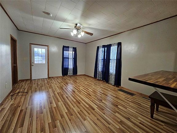 2nd image of 601 S Park St