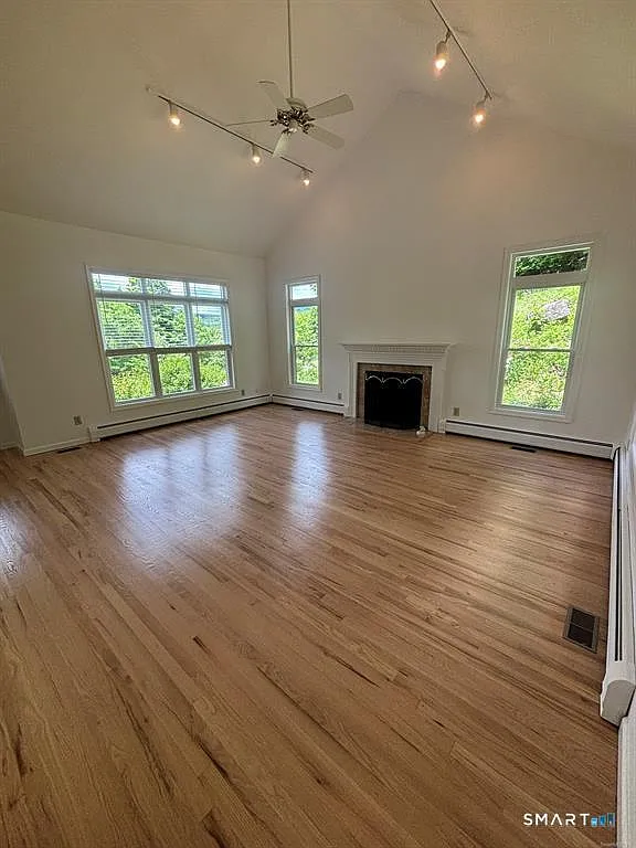 3 bed, 2265 sqft, $4,500 — Photo 3