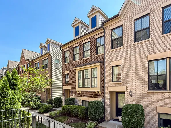 3698 Ambrose Hills Rd, Falls Church, VA 22041