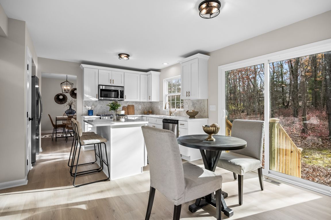 next background image