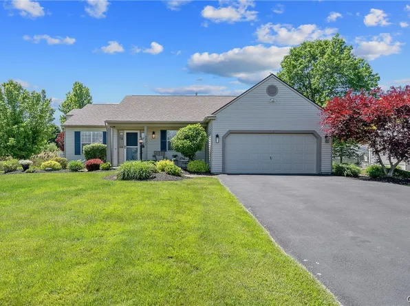7921 Rose Court Dr, Cicero, NY 13039