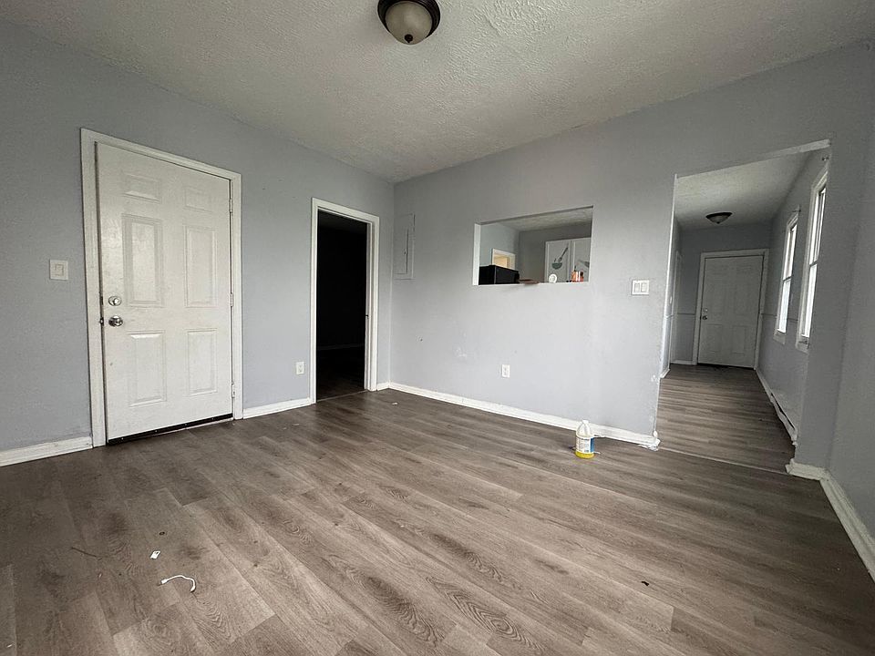 1st image of 120 Division St #3