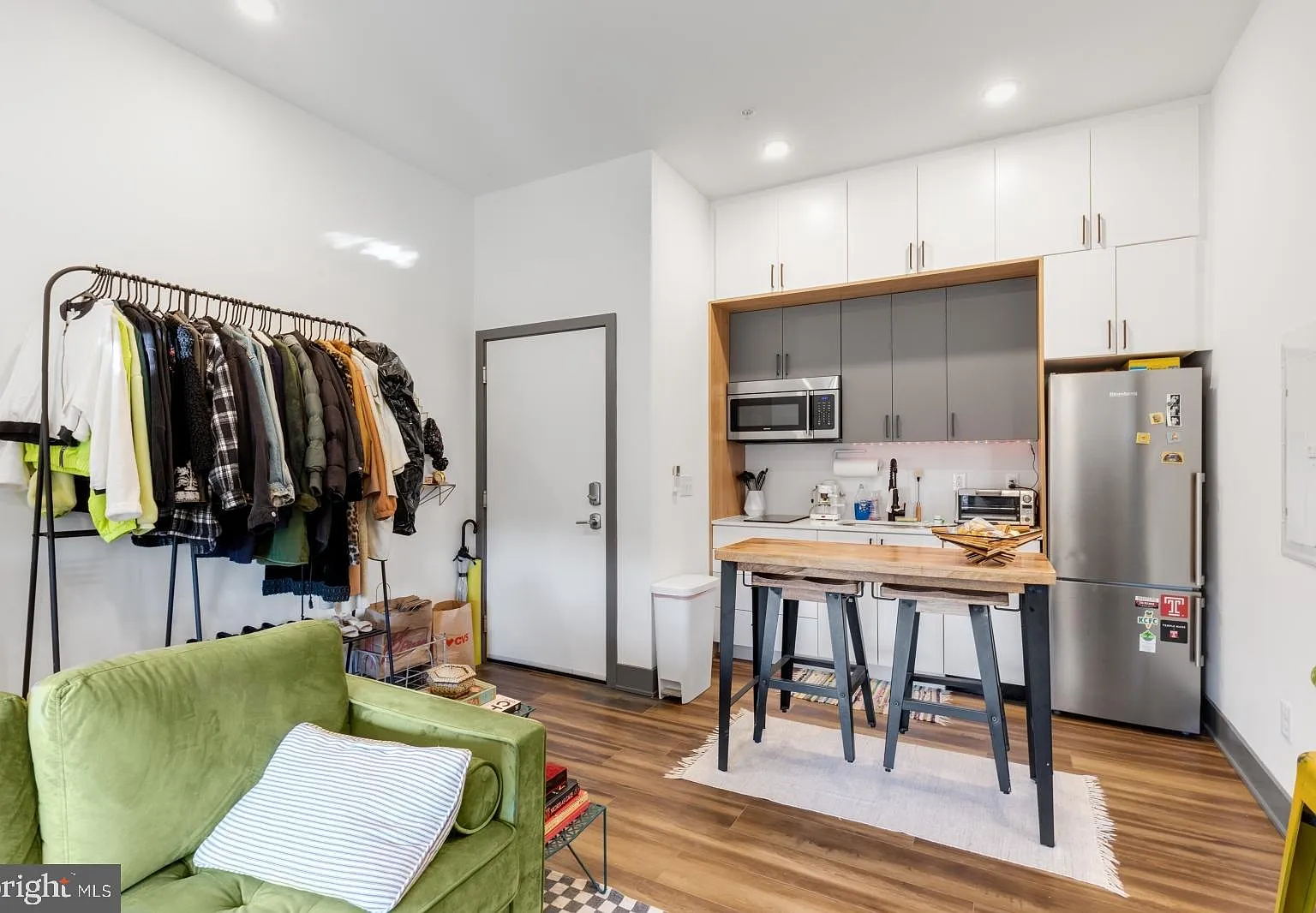 1 bed, 1.0 bath, $1,195 — Photo 1