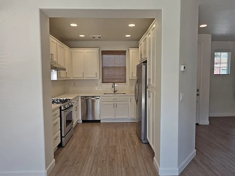 845 Bronze Ln — Photo 6