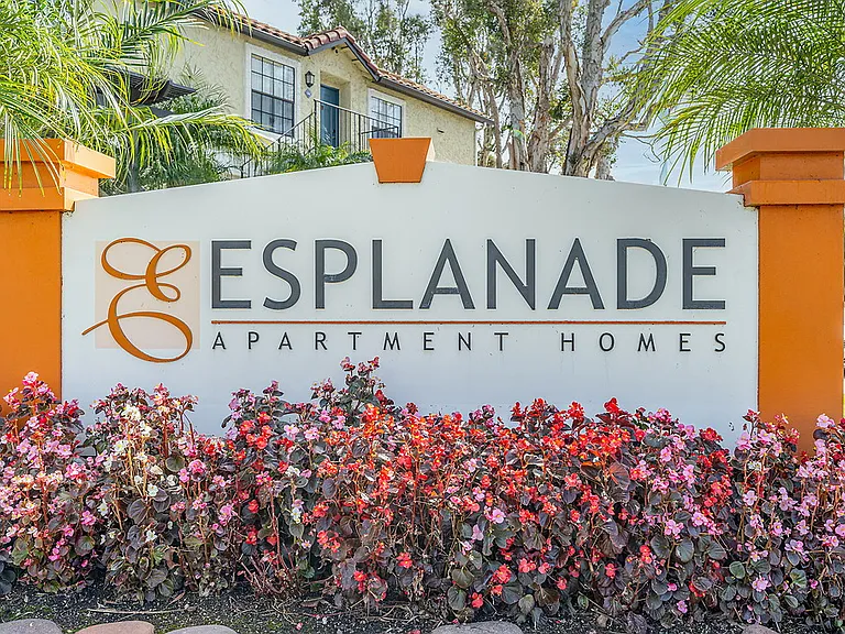 Esplanade — Photo 4