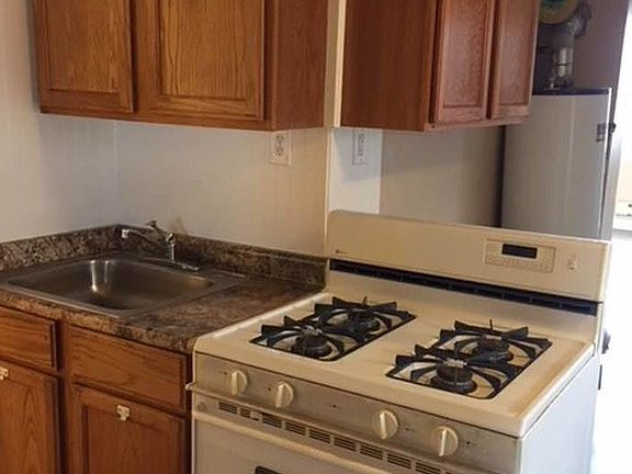 2nd image of 3399 Holbrook St #2