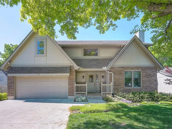 513 NE Victoria Dr, Lees Summit, MO 64086