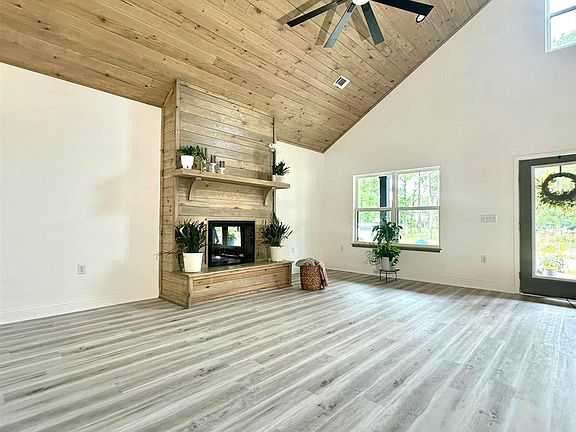 2nd image of 5690 Katherine Ln