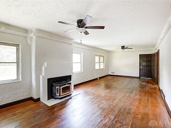 5th image of 5484 Hoover Ave