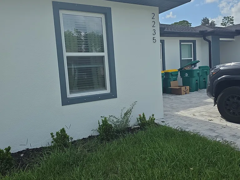 2235 Fraser St — Photo 10