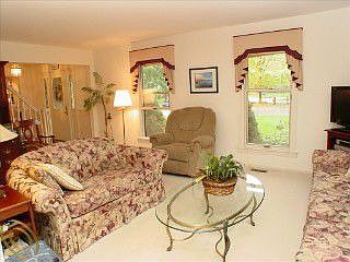 5th image of 8903 Tamarack Ct