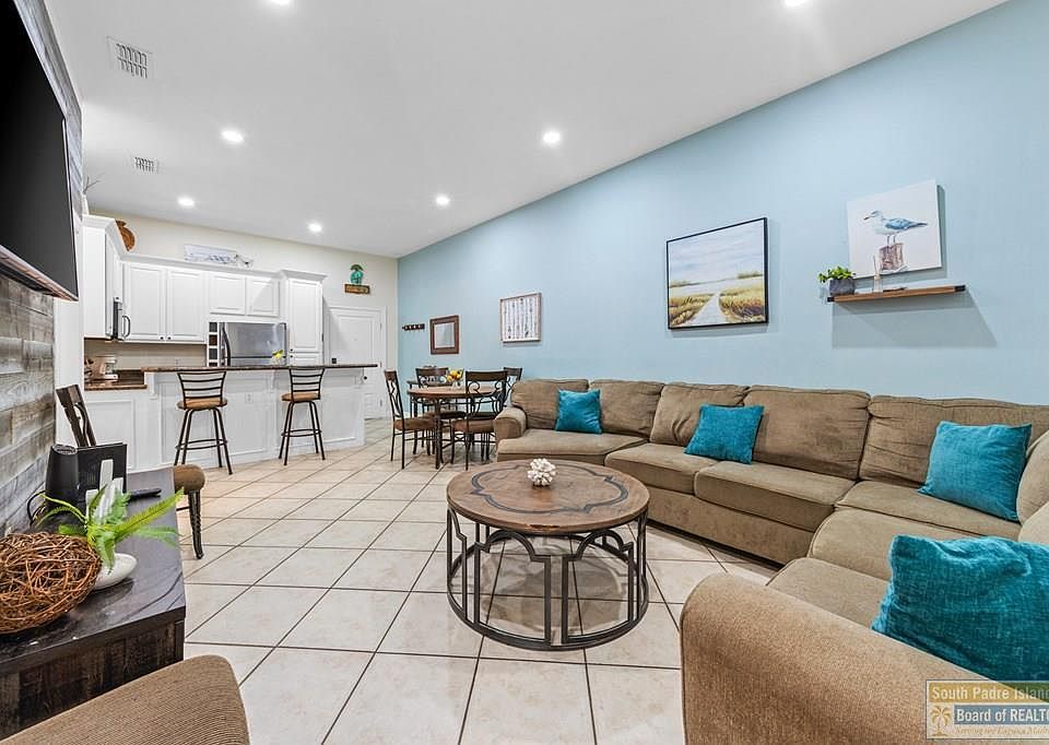 1st image of 103 E Gardenia St #4