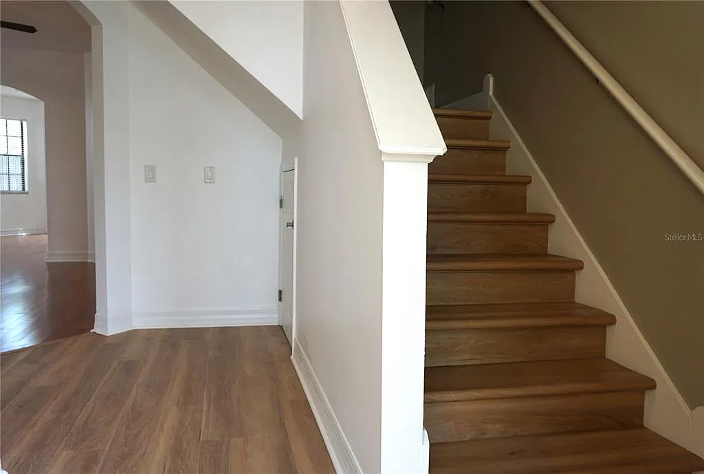 3 bed, 2.5 bath, 2200 sqft, $3,800 — Photo 3