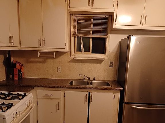 4th image of 12 Mayflower Ave