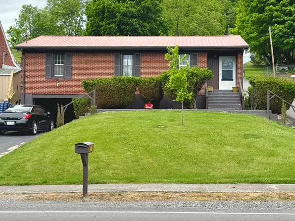 687 Riverside Dr, North Tazewell, VA 24630