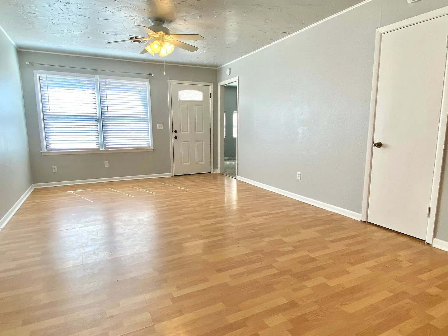 Cute 3 bed 2 bath in the hear of Edmond!! — Photo 2