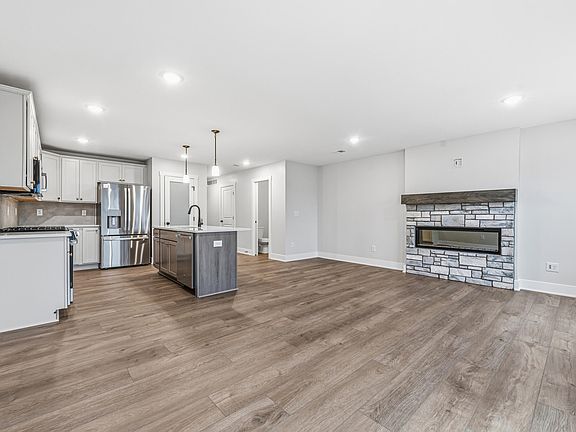 5th image of 910 Indiana Ave #12