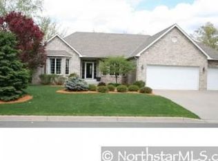 853 Amble Rd, Shoreview, MN 55126