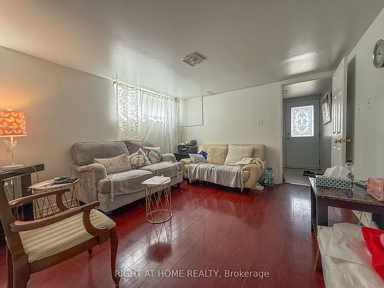 159 Mintwood Dr #LOWER — Photo 3