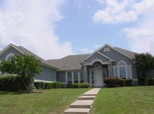 5240 Sycamore Dr, Midlothian, TX 76065