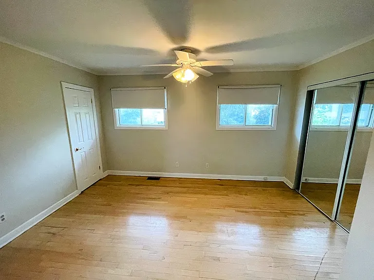 706 Hastings Ave — Photo 8