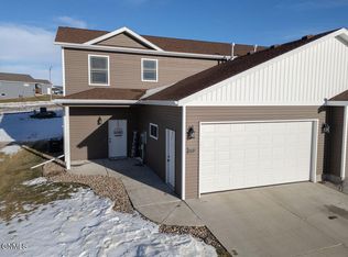 6937 Butler Loop, Bismarck, ND 58504