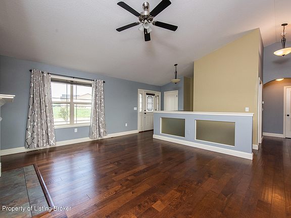 5th image of 2495 Country Oak Dr