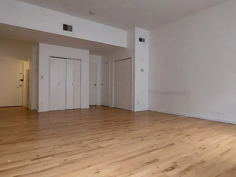 341 Monmouth St #203D — Photo 3