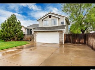 596 W 950 N, Clinton, UT 84015