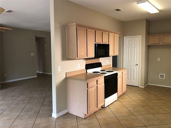 5th image of 402 Buckskin Dr