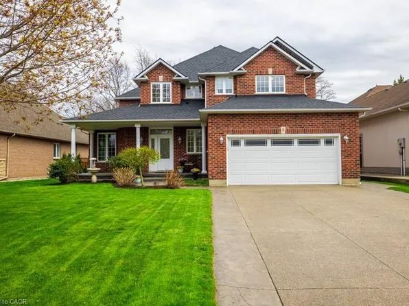 8 Sophie Ct, Grimsby, ON L3M 5L6