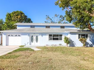 8662 Ridge Rd, Seminole, FL 33772