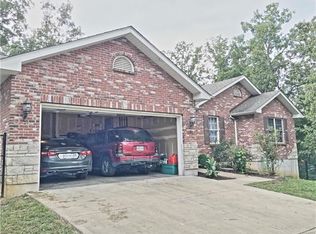 101 E Lakeview Dr, De Soto, MO 63020