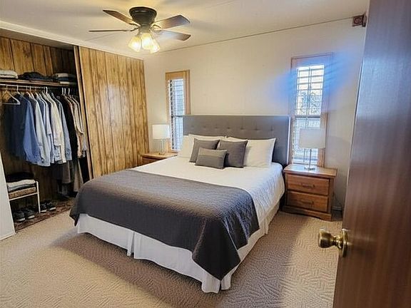 4th image of 605 N 20th St Space 36